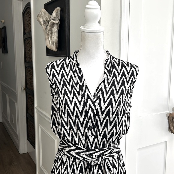 Donna Morgan Womens Black White Chevron Wide Leg Collared Jumpsuit Size 8 Work - Picture 5 of 13
